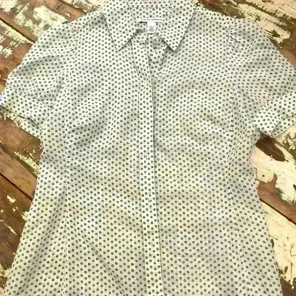 ❤️5/$25❤️
Banana Republic blouse - Picture 1 of 3